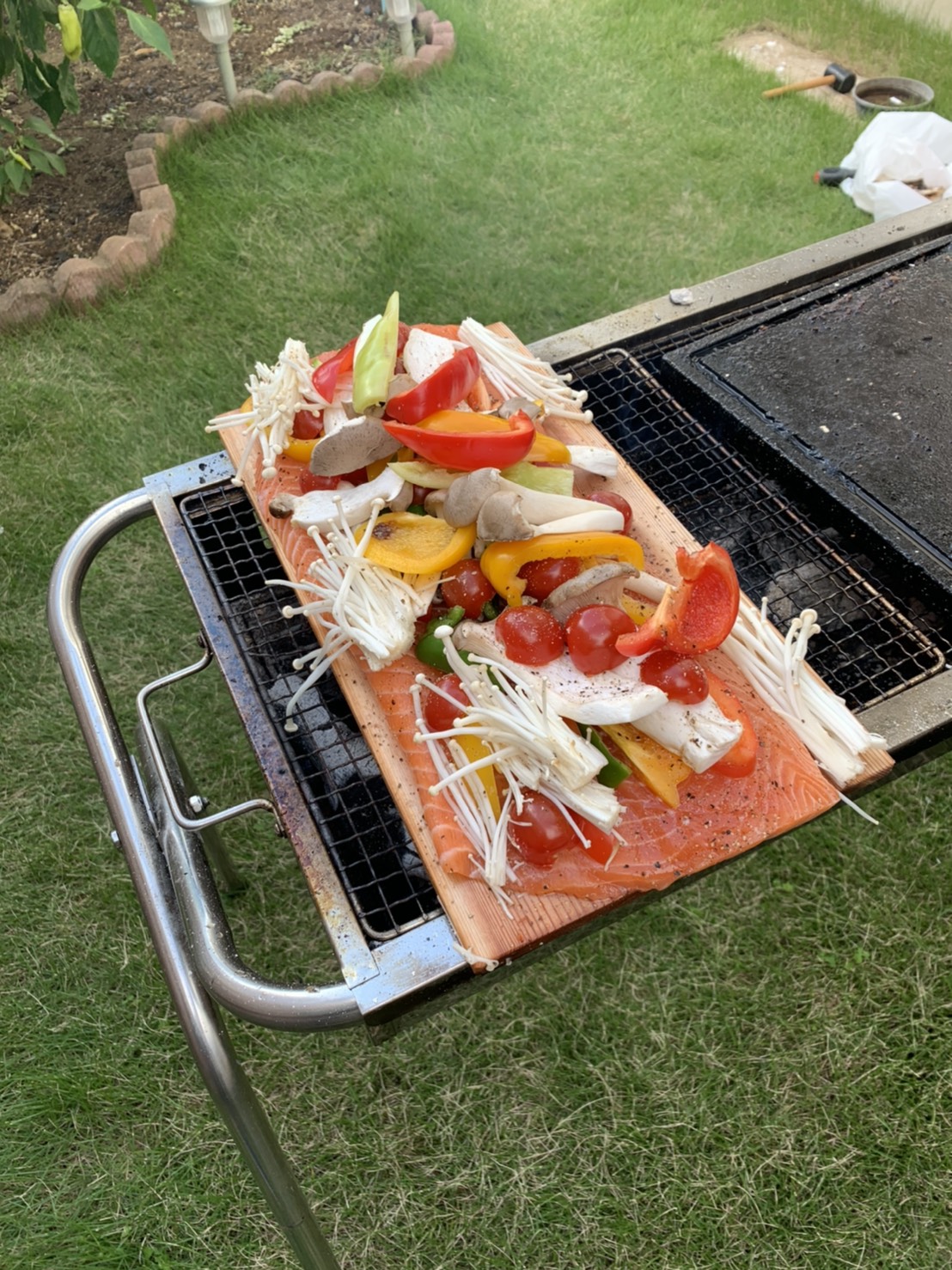では、蒸し焼き調理方法なので、蓋をかぶせます。